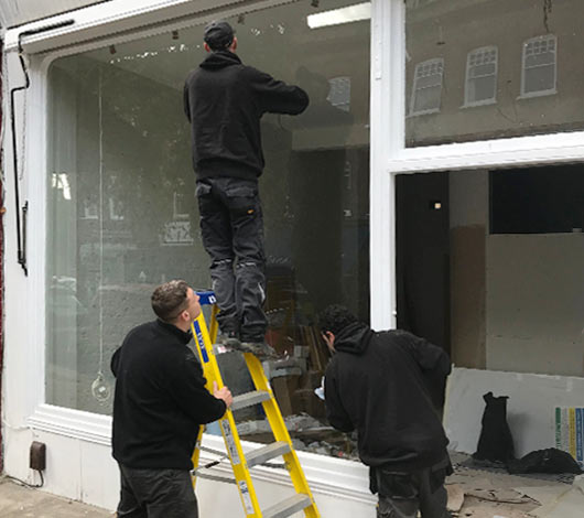 24/7 Emergency Shopfront Repair in Stoke Poges posties